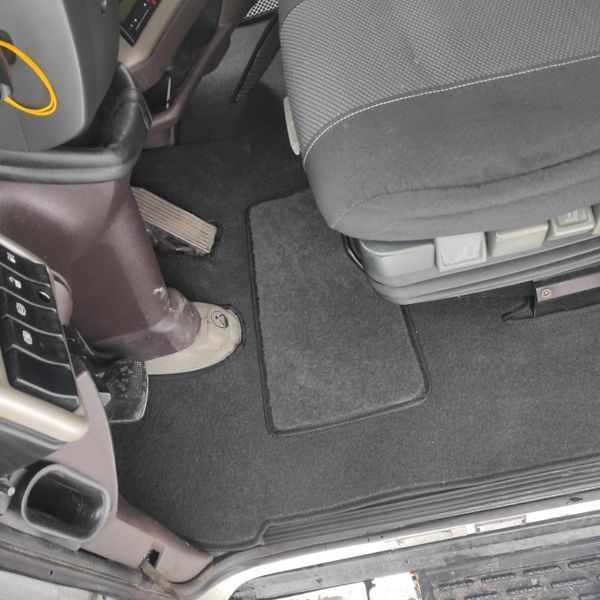 Ворсовые коврики в салон для Renault Magnum 460 DXI МКПП 2001-2013/ рено магнум простая кабина большой вырез 1417707253 фото
