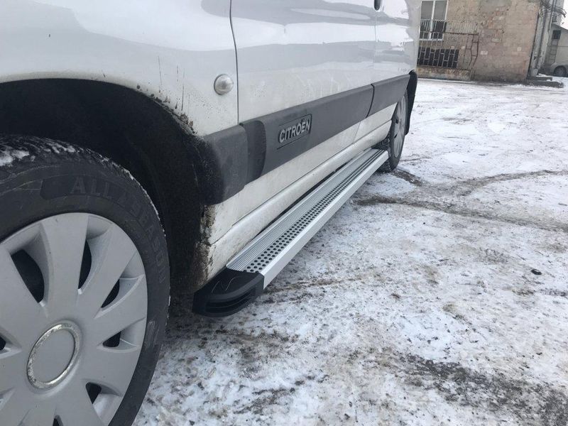 Пороги Dacia Logan MCV (04-13) 1647694492 фото